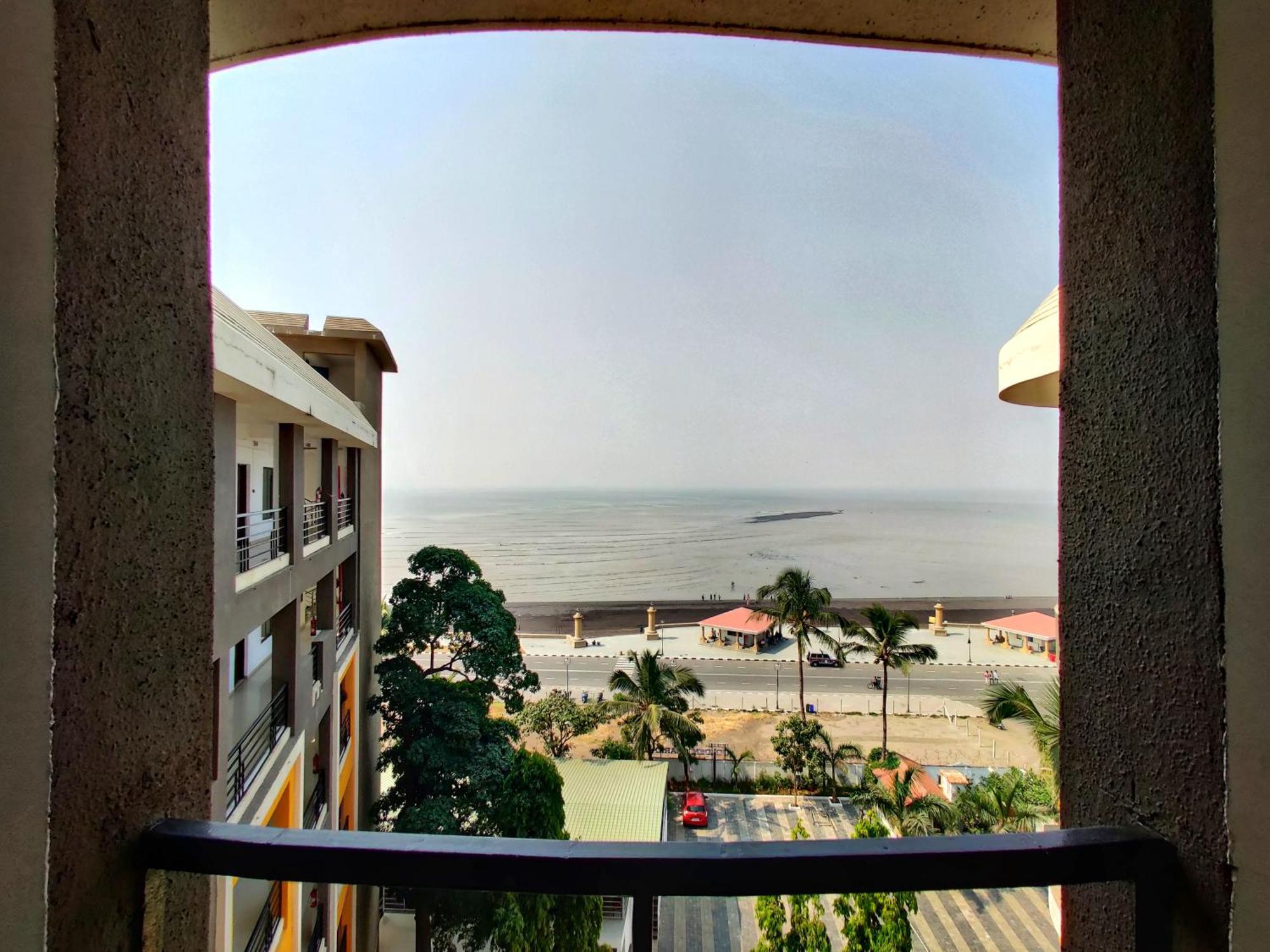 Golden Chariot Hotel Daman Damão Exterior foto