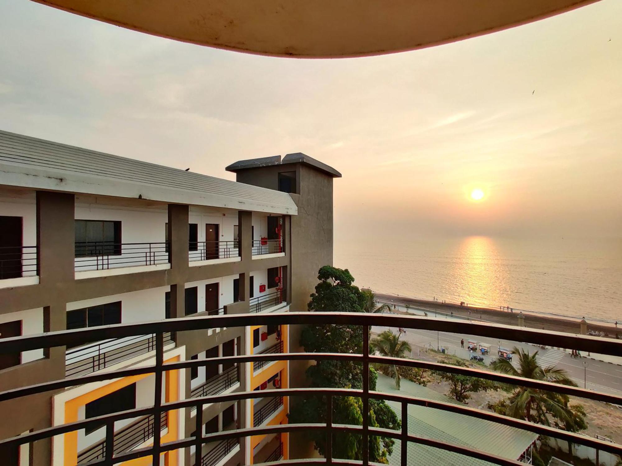 Golden Chariot Hotel Daman Damão Exterior foto
